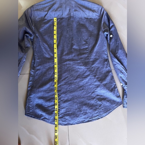 J Crew Shirt Womens Sz S Blue 100% Cotton Chambray Button Up Roll Tab Sleeve - Picture 13 of 16